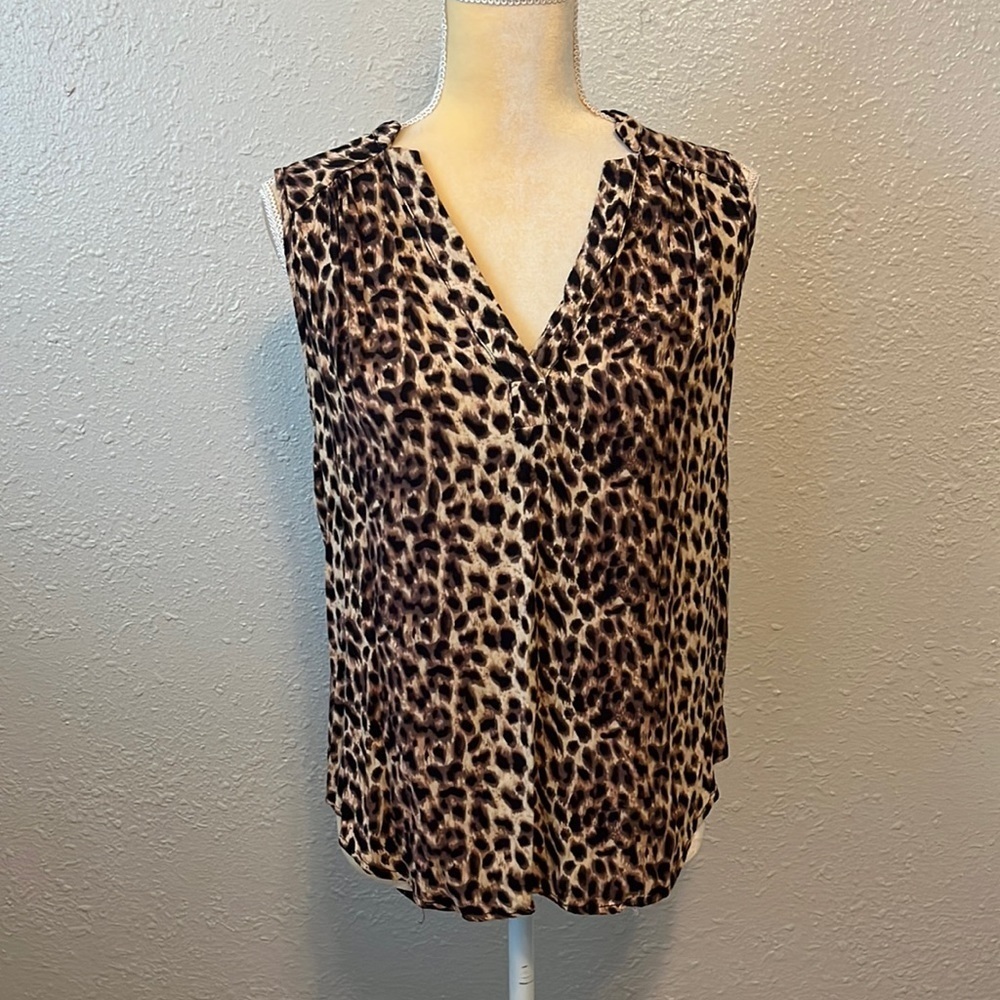 CLOSET CLOSING MONDAY 9/30. 41 Hawthorn Leopard Print Sleeveless Blouse Size L
